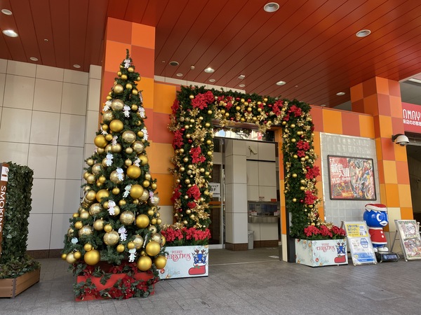 玉屋本店クリスマスツリー 施設や店舗の空間ディスプレイ イルミネーション 看板工事 造形物製作会社 Fdd